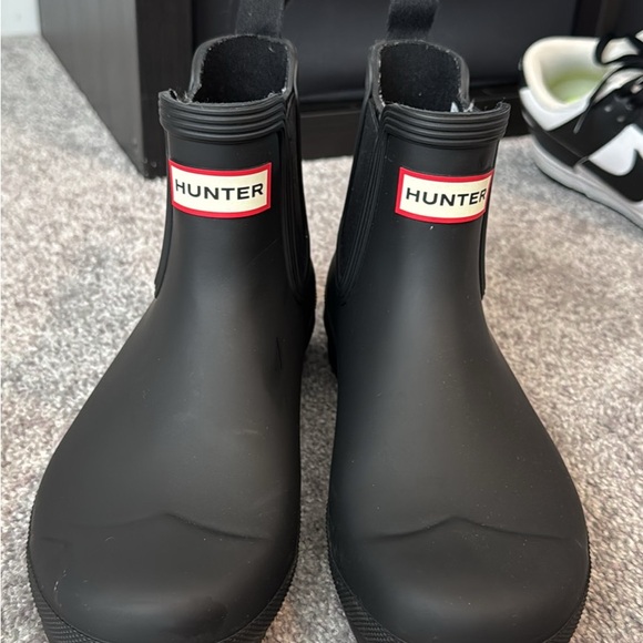 Hunter Matte Black Chelsea Boots - Picture 2 of 4